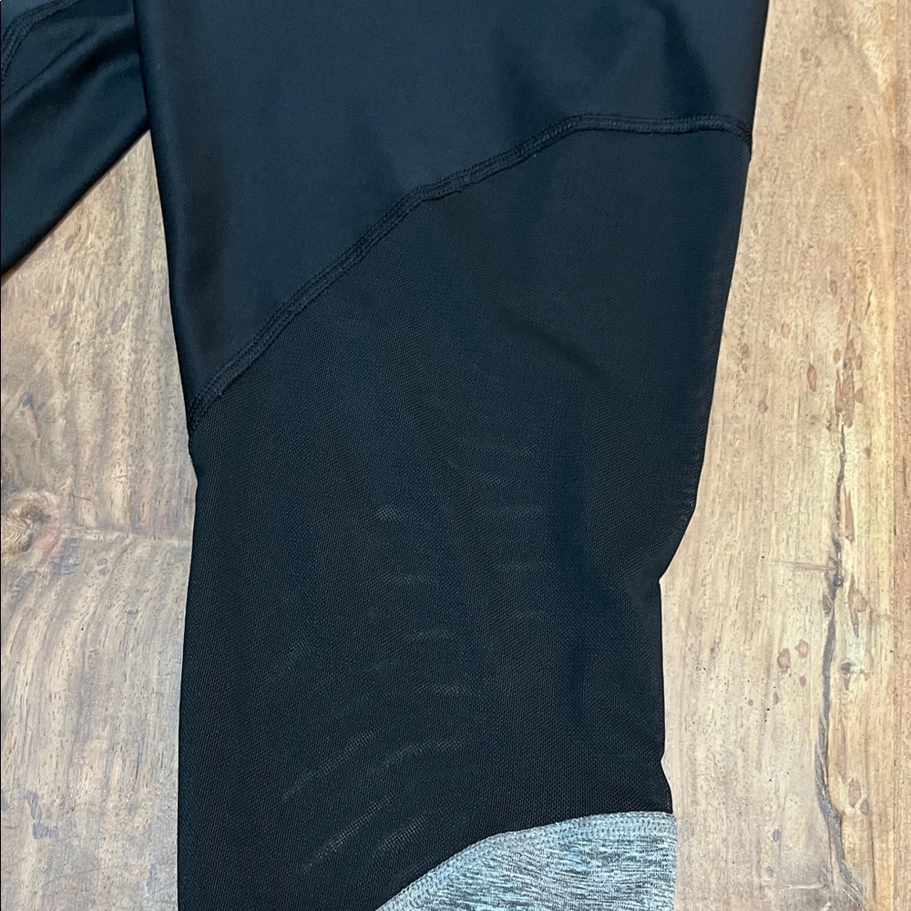 Nike Dri-Fit Black and Gray Leggings - Picture 4 of 6